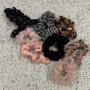 Assorted Women's Scrunchie Hair Tie Set